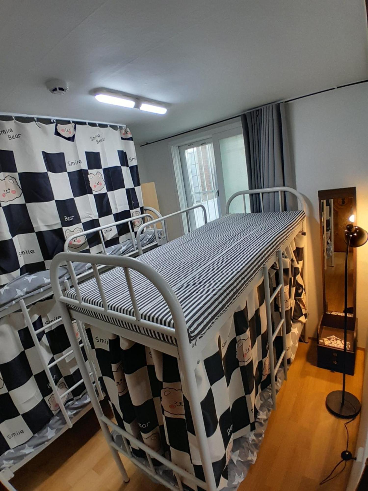 Disco Pangpang Guesthouse Inchon Rum bild