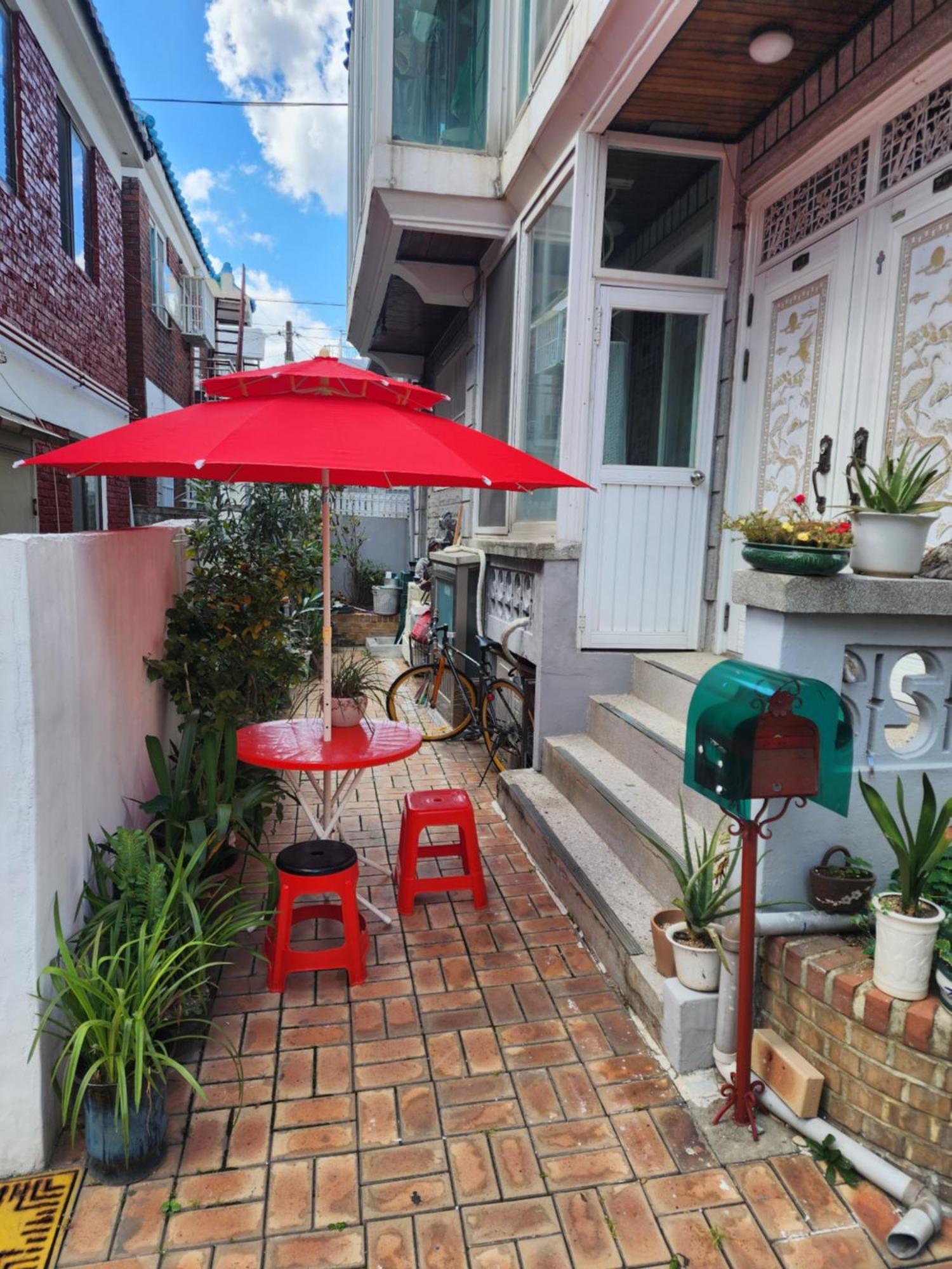 Disco Pangpang Guesthouse Inchon Exteriör bild